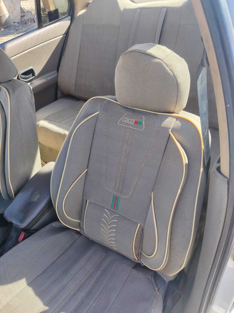 السلام عليكم
سمند موديل 12 كرستال رقم بغداد انكليزي مشروع وطني 
مكينة كير حدادية امامية خلفية 
كهربائيات كاملة
دوشمة جديدة
كفالة عامة ماعدا الي مأشر عليه بالصور
تخم تاير جديد
السعر 47 وبيه مجال 
مكاني واسط
***********
***********
