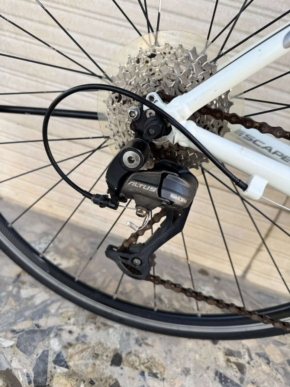 السلام عليكم بايسكل  c700 للبيع
الماركة جاينت ياباني 
الحجم 28
كامل مكمل أي نقص ما بيه 
العنوان بغداد الزعفرانية 
السعر 270
الرقم ***********
