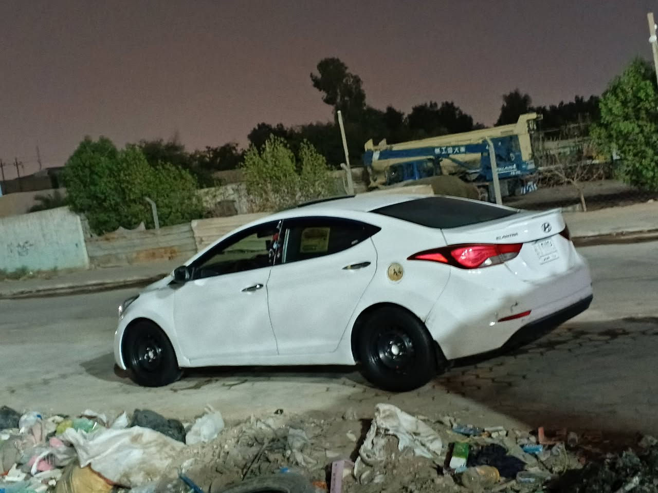 السلام عليكم النتر موديل 2015 سياره جاهز من كلشي رقم كربلاء انكليزي بسمي سياره بيه صبغ احزام غرفة جديد اتخم  تايرات جديد مكينه 2000 بل كرتوان تبريد منضوم جديد جاهز على اخري السعر 110او بيه مجال قليل فقط اتصل ***********
