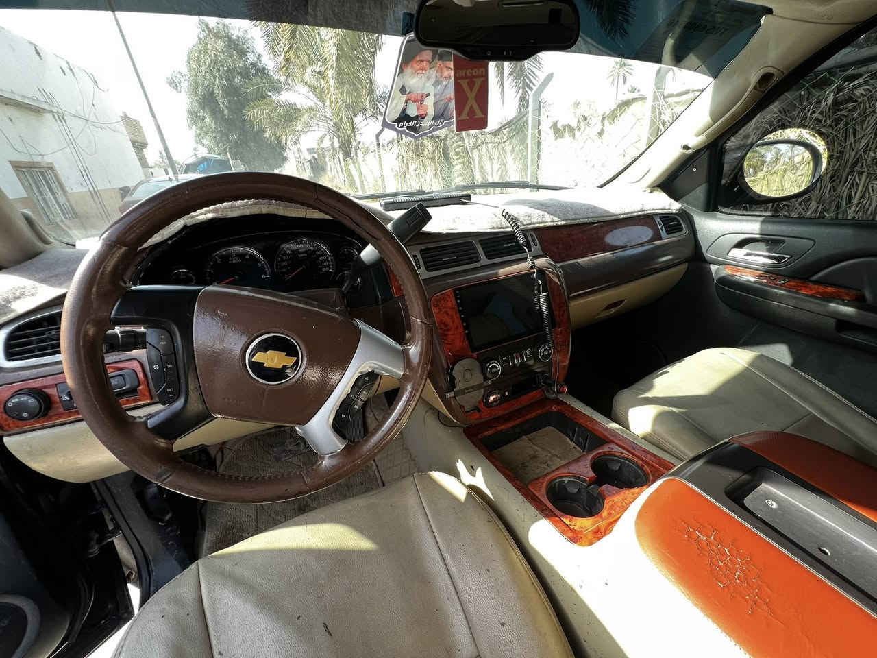 سلام عليكم من رخصه ابو الكروب للبيع تاهو  بتره ادوات ادوات 2009 اسود مكفوله من الكصه والسرقه سياره خير من الله كير مكينه نضيف تخم تايرات جدد داخل صاج سبعه راكب  كشنات جلد و  كهرباء سياره شوفت عينك ماناقصها شي ونضيفه سعر 85وبيهاً مجال كلش قليل مكان سياره كربلاء طويريج للستفسار خاص او تصال عله هذه رقم ‭0778 073 1130‬
