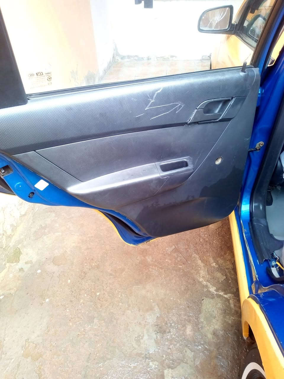 اسلام عليكم افيو للبيع 2008 مطلوبه 4ورقات ينزل من سعرهه السعر 50 مكفوله من الضربة القويه ابيعلك سونر تحويل مباشر راعيه ابغداد يريد تحويل.ا وامراوس ابسياره اوتماتيك ***********
