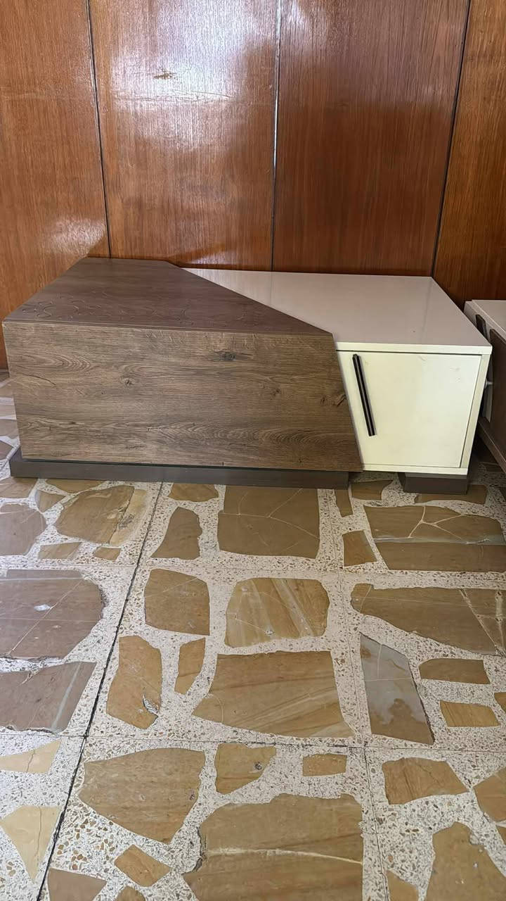 ميز تلفزيون وميز وسطي ب١٥٠ ثنينهم نهايتهم مكان العطيفيه


**إذا كنت صاحب هذا الإعلان وتريد حذفه لأي سبب، رجاءا أرسل رسالة إلى الدعم الفني**