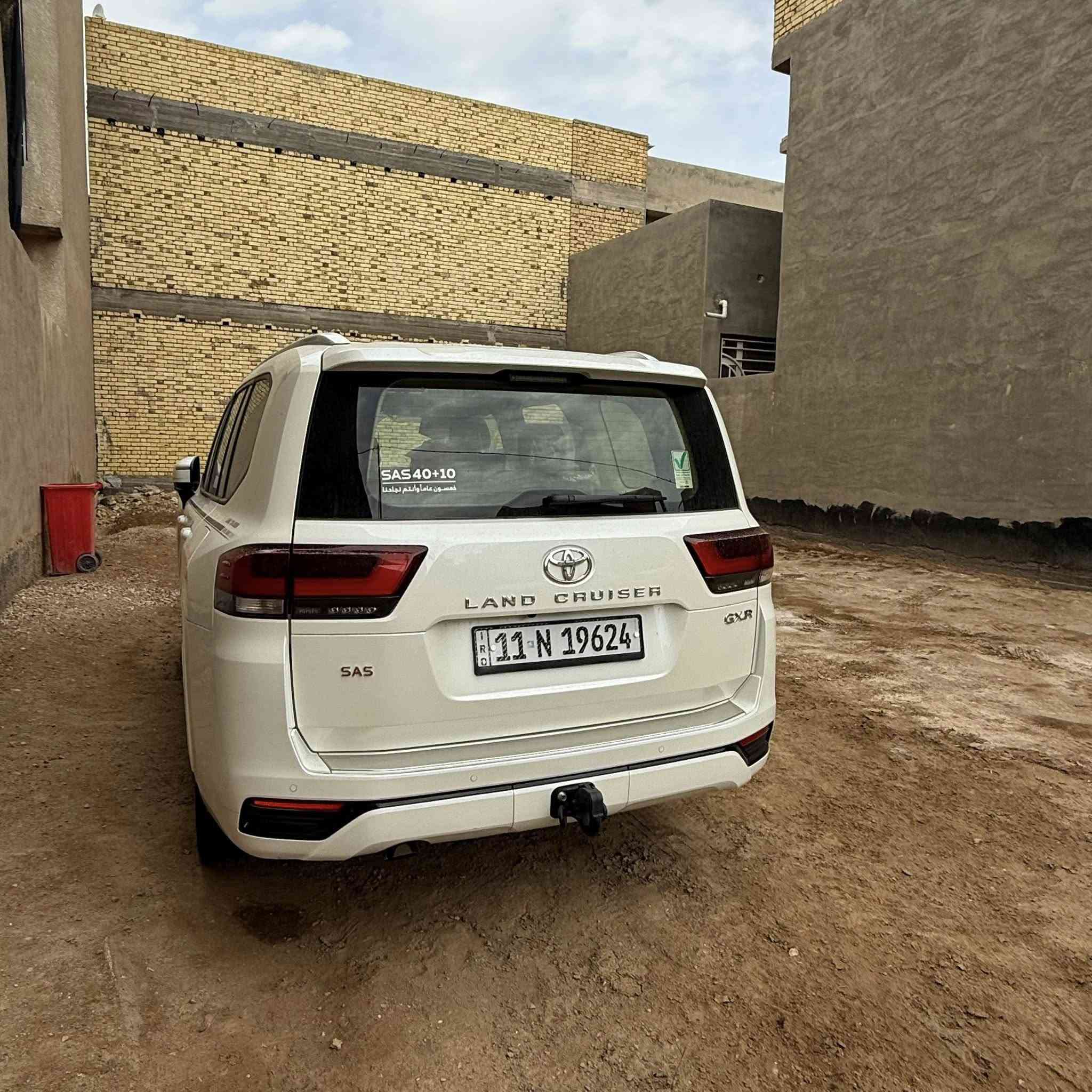 السلام عليكم 
للبيع لاندكروز 2024 SAS 
كفاله عامه ماشيه 20 الف 
فول مواصفات رقم بغداد باسمي 
السعر 700$ مكان السياره واسط الكوت 
***********
