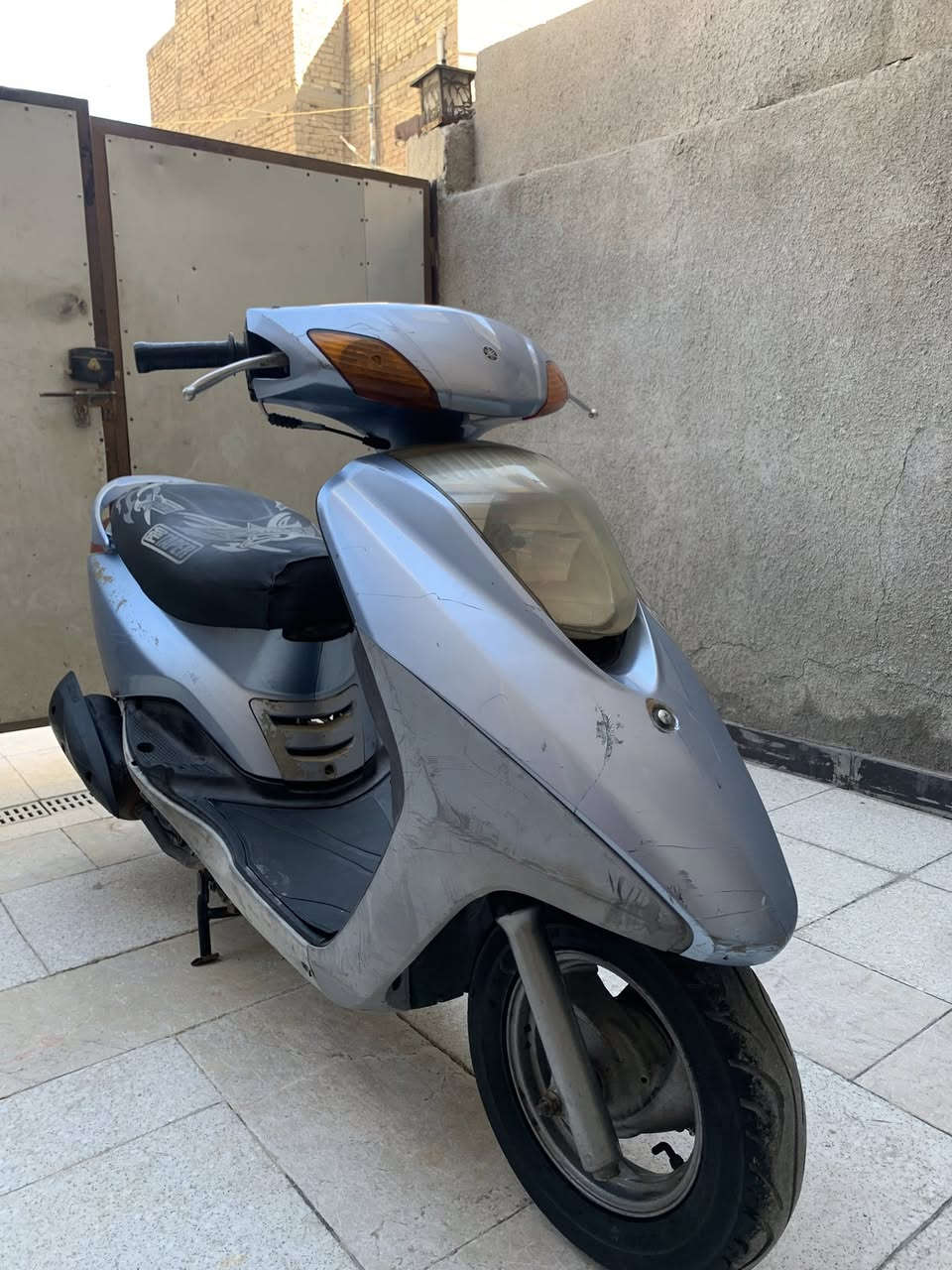 سلام عليكم بريز نظيفه كلش برغي ممفتوح بيها كله مختمه نكره سلف بكل وكت شلعه ومعدل كهربائيات كله شغاله دراجه جديده ب٦٠٠ وبيها مجال مكاني البياع ***********
