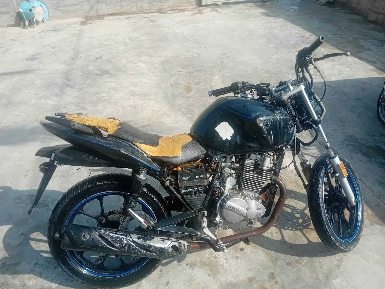 منور البيع السعر 300 بيه مجال
مكاني عزيز بلد ***********
