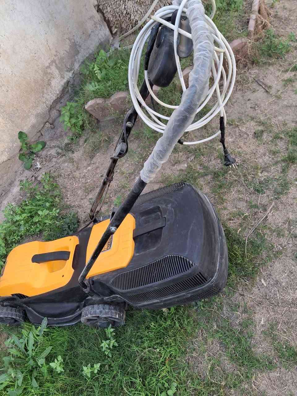 السلام عليكم اخوان عندي مكينه مال ثيل جدا نظيفه مع رأس فاره وصوندة هديه السعر ٩٥ اوبيهه مجال مكاني زيونه


**إذا كنت صاحب هذا الإعلان وتريد حذفه لأي سبب، رجاءا أرسل رسالة إلى الدعم الفني**