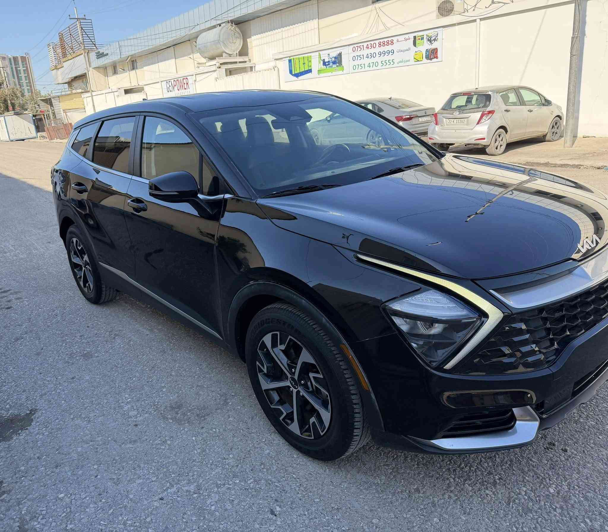 السلام عليكم
سبورتج فئه ex نص مواصفات بدون بنوراما 
وارد امريكي موديل 2023 رقم كاتي
اللون اسود
رقم الشاصي 5XYK33AFXPGO34973
ماشيه 33 ألف mi
حادثها جاملغ امامي السكن مصبوغ و الجاملغات الخلفية 
بيها شبر صبغ+ شبر صبغ الصندوق
ارباك بردة و كشن فقط مفتوح
صور الحادث موجودة مع الصور
تصليحها درجة اولى على أيدي مال جناي .
المواصفات.. 
بصمة وبصمة ابواب 
تشغيل عن بعد 
إشارات ضوئية بالمريات مع نقاط عمياء 
شاشه متصلة 
تبريد لمس جهتين قطعتين 
كشنات جلد كهرباء 
تدفئه بالكشنات مع تدفئه ستيرن
هاندبريك بصمه
حساسات و رادار 
منافذ شحن أمامي خلفي 
ثلاث أنظمة قياده
اوتو هولد 
اوتو ستوب
تحديد مسار 
مانع انحدار
لايت زنون 
مكان السيارة اربيل
‏‭0750 740 9651
