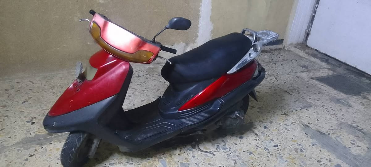 سرعه 100فضائي ياباني للبيع السعر 250 الف قفل لحد يعاملني دراجه جديدة بمعنى الكلمة كله عل بلاد مكينه لا تنقيص ولا تبخير كهربائيات شغالة مكان بغداد مدينة الصدر للستفسار الاتصال على الرقم ***********
