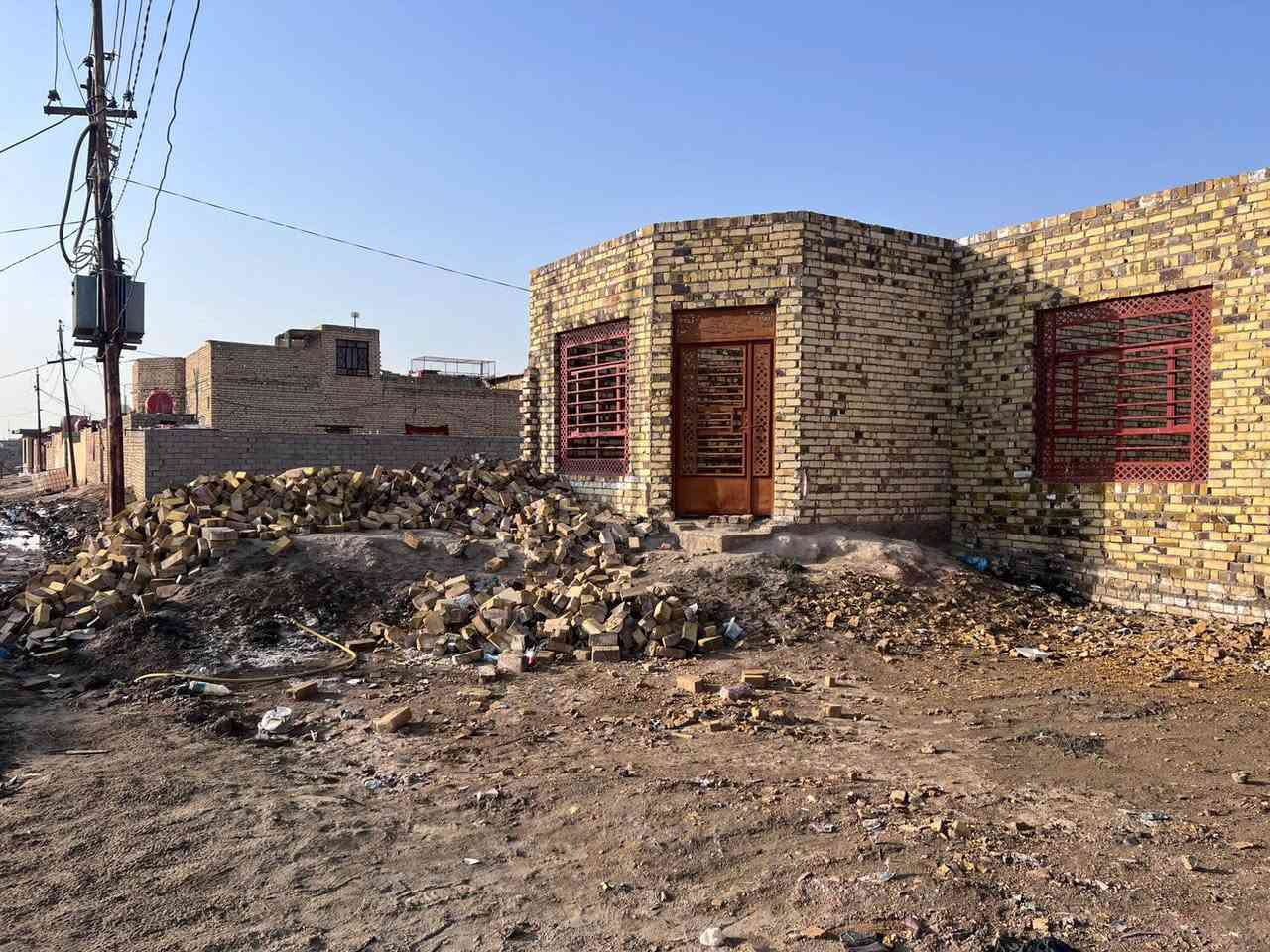 اللهم صلِّ على محمد وآل محمد
بيت للبيع

المساحة: 425 متر

بناء درجة أولى –اقل السنه

بيت كلش مرتب

كافه الخدمات ماء ومجاري بالباب 

مشمول بالتبليط 

موقع قريب السيطره

للاستفسار أكثر:

***********
***********
