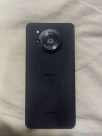 ‏السلام عليكم اخوان هذا جهاز اسمه ‏sharp Aquos r7  ‏ ‏جهاز ذاكرته 256 ...