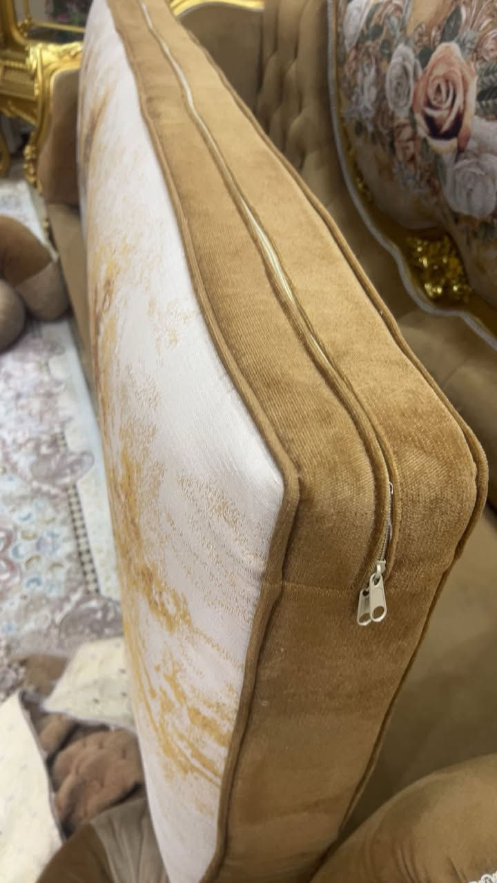 السلام عليكم 
طقم ونص قنفات خشب زان مصري جديد بدون اي عوارض ١٥ نفر ٣ كبار ٦ كل وحده ٣ نفرات و٦ مفرد مع الغلاف قابل للغسل سحابه باترينات عدد ٢ نفس نقشة القنفات طبلات كبيرة خشب وجه مرمر  وطباات وسطانية عدد ٢ وجه مرمر السعر ٣٥٠٠٠٠٠ ثلاث مليون ونص فخم جدا للبيوت والدواوين الكبيرة


**إذا كنت صاحب هذا الإعلان وتريد حذفه لأي سبب، رجاءا أرسل رسالة إلى الدعم الفني**