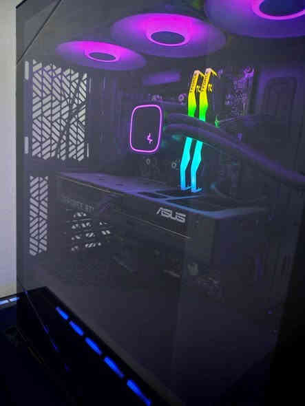 السلام عليكم pc  اشتريتها بمليونين جديده  مواصفاتها بالصوره
مستعمله فقط ٣ اشهر واستخدام قليل يعني باليوم و اشغلها ساعه لو ماشغلها اصلا

 بعدهي بضمانها من العالميه السعر مليون و٦٠٠ وبيها مجال وياها موس وكيبورد

 التواصل ع الوتساب فقط ***********
