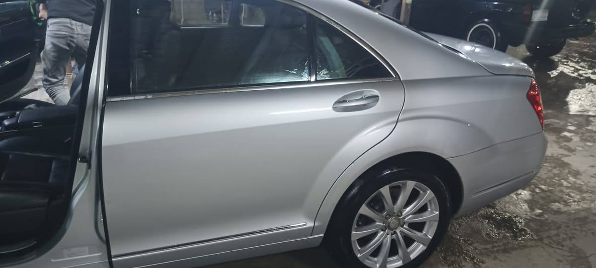 مرسيدس 2012 رئاسي باب طويل دخول جديد بدون ضرر s500رقم هاتف *********** وتساب سعر 120
