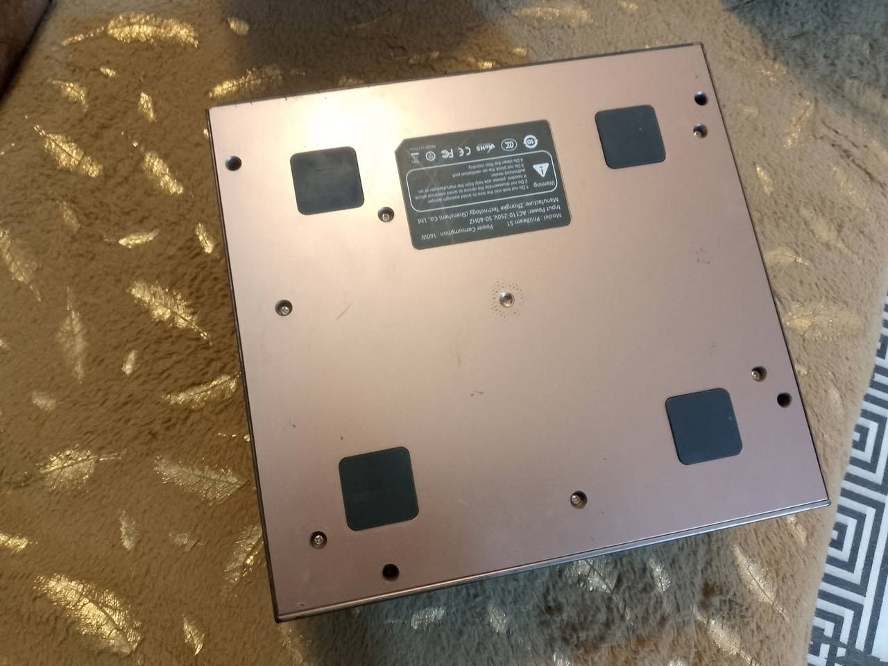 سلام عليكم داتةشو حجم كبير سوره واضه نقيه مابيه اي مشاكل بيه نضام واي فاي تربط على موبايل تربط على بقيه الاجهزه من خلال منفذ اجدي مثل بلي 4او5او3 تربط على ستالايت أو تيفي بوكس ولا حاسبه  بقيه اجهزه سعر 75الف بيه مجال يوجد توصيل داخل كوت في محافضه واسط تواصل *********** يوجد وات ساب
