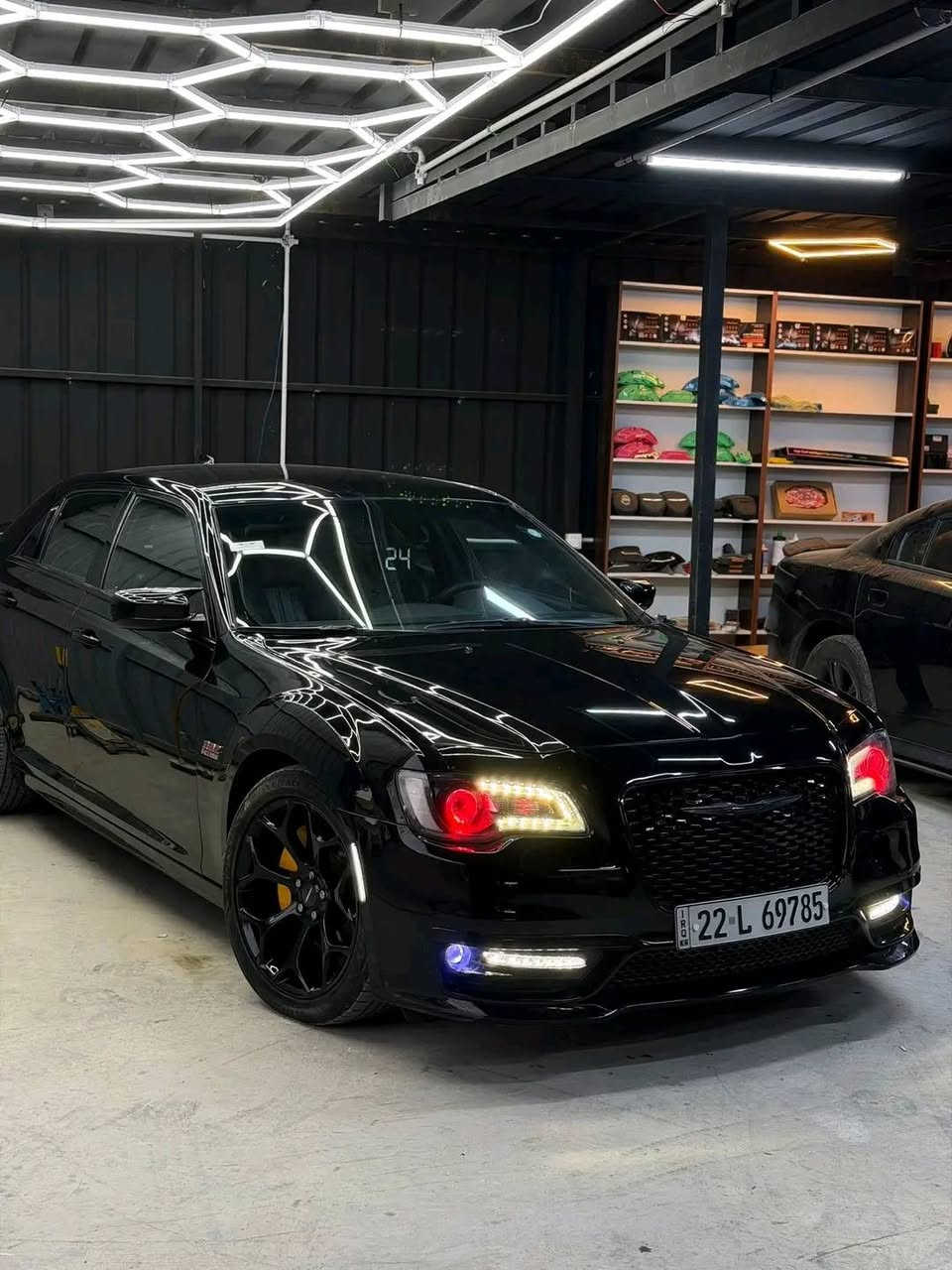 السلام عليكم
اوباما 2019 فئة S بدون بنوراما 

لون اسود داخل جلد اسود حضنS 

ماشية ١٥٠،٠٠٠ ميل تقريبا 

السياره بيها ٣ قطع صبغ و ٣ قطع تبديل بلادي مالشركه

رقم اربيل باسمي تحويل ثاني يوم 

مكاني بغداد  الامين ثانيه 

السعر ١٨٨$ وبيها مجال مستعجل اريد سافر
***********
