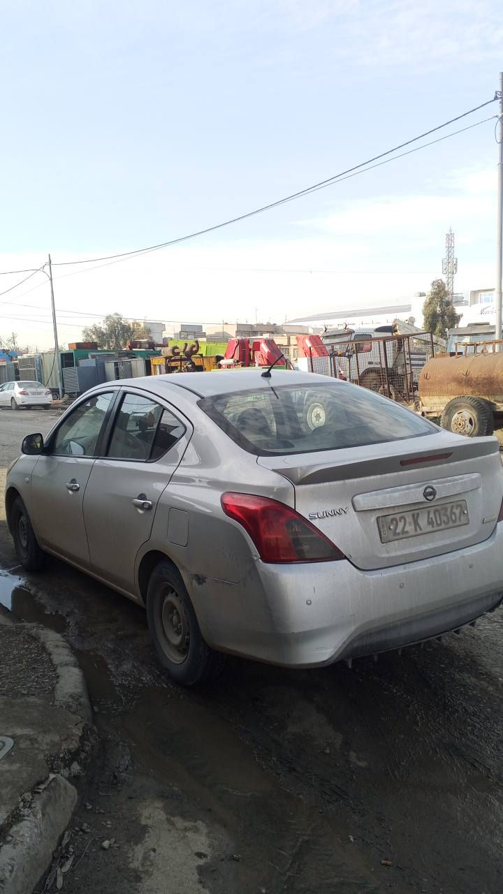 اکشمیبا 2016 سەیارەکە سێ پارچەی بۆیاغە جەمپەکی غفیفی پێش و پشتی هەیە وە نەرمە تەزرەکیشی هەیە بە چاو نابیندرێ چوار تایەی نوێی لەسەرە سەنەوی نوێیە 
*********** أربيل, العراق
