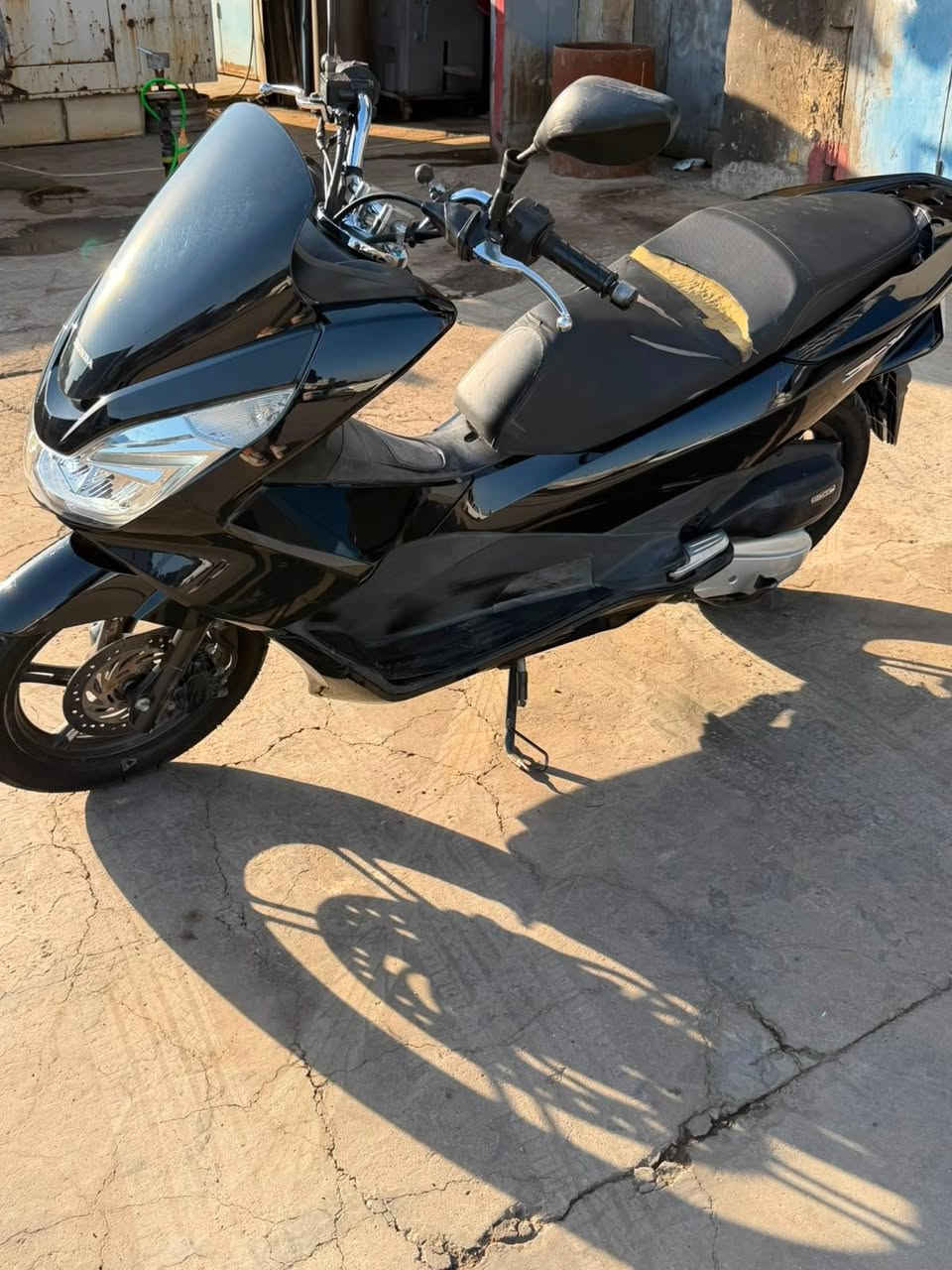 سلام عليكم PCX دراجة نضيفة 
مكينه كفالة مكاني بغداد شارع الكفاح 

‭***********‬
