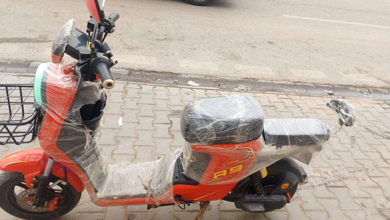 السلام عليكم شباب دراجه شحن R9 كفاله عامه  موديل2026 بطاريات 32امبير يعني انسى الشحن و5بطاريات دراجه مانقصها برغي وغراضها موجودات كلها شغاله اشاير ولدات ولايت عالي ناصي وهورن السعر 500 ومناسب بالنسبه لنضافتها مكاني نجف الاشرف


**إذا كنت صاحب هذا الإعلان وتريد حذفه لأي سبب، رجاءا أرسل رسالة إلى الدعم الفني**