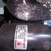 من رخصه الأدمن مكينه خياطه فراشه مع الجنطه للبيع السعر60 07831921460