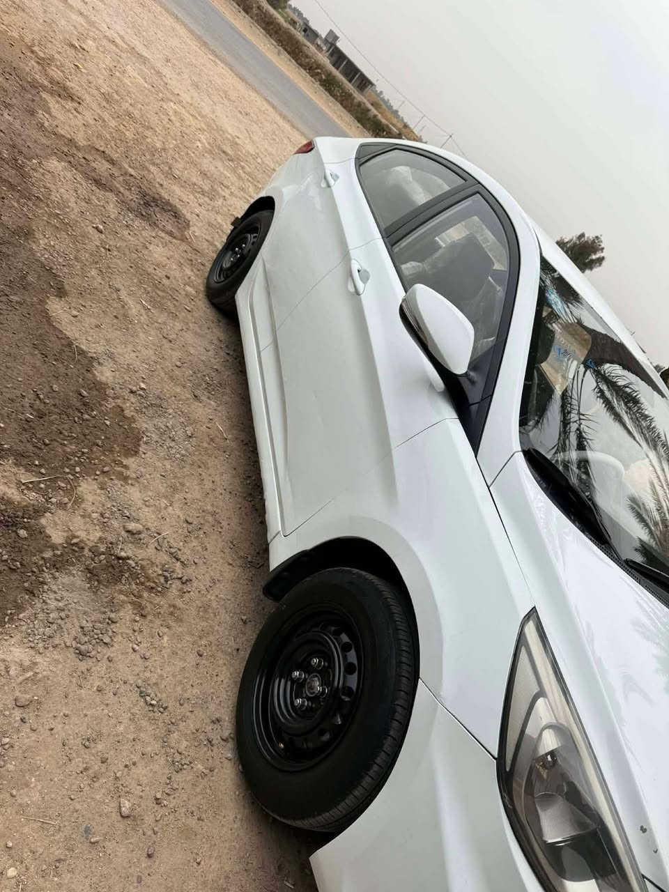 سلام عليكم اكسنت موديل 2016 خليجي رقم بغداد بسمي صبغ جاملغ وباب خلفي بدون دواخل  مكينه وكير مكفولات تخم تاير صدر جديد سعر ٨٩ وبيه مجال ***********
