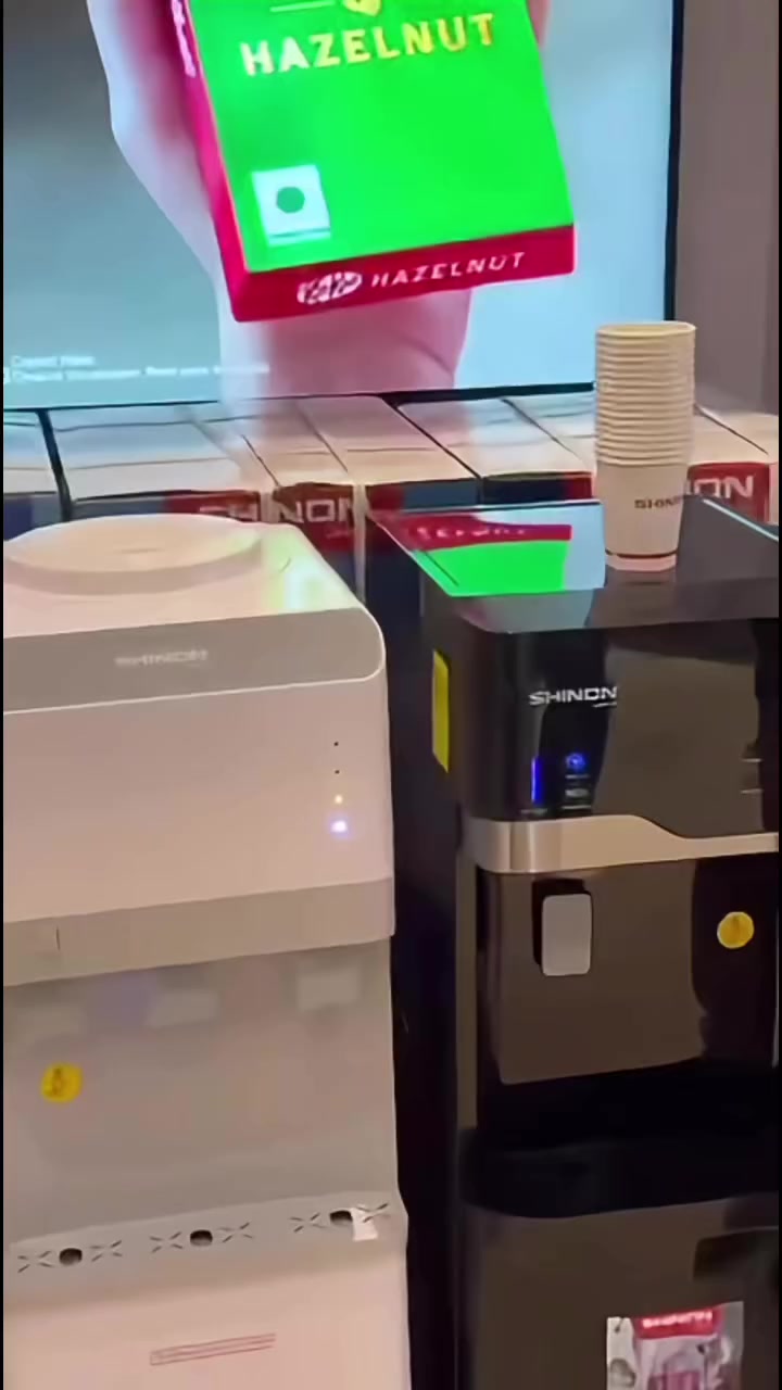 براد ماء شينون صانع ثلج 🩶


**إذا كنت صاحب هذا الإعلان وتريد حذفه لأي سبب، رجاءا أرسل رسالة إلى الدعم الفني**