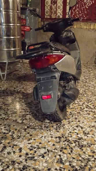 سلام عليكم للبيع دراجة بريز. 
شغالة بس كهربائياتة بيهة طبك.  ابيع كوم حديد للسعر 350   العنوان بغداد الرقم ***********
