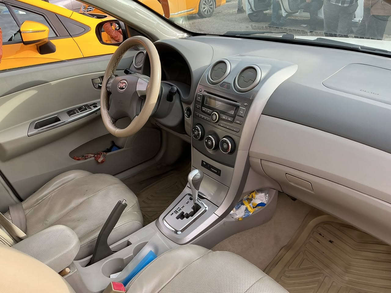 سياره بي وأي دي 2014 سياره كير محرك بل شرط ضرر قطعتين صبغ السعر 55 وبي مجال سياره كلش حلوه الاستفسار او مراسله على واتساب ***********
