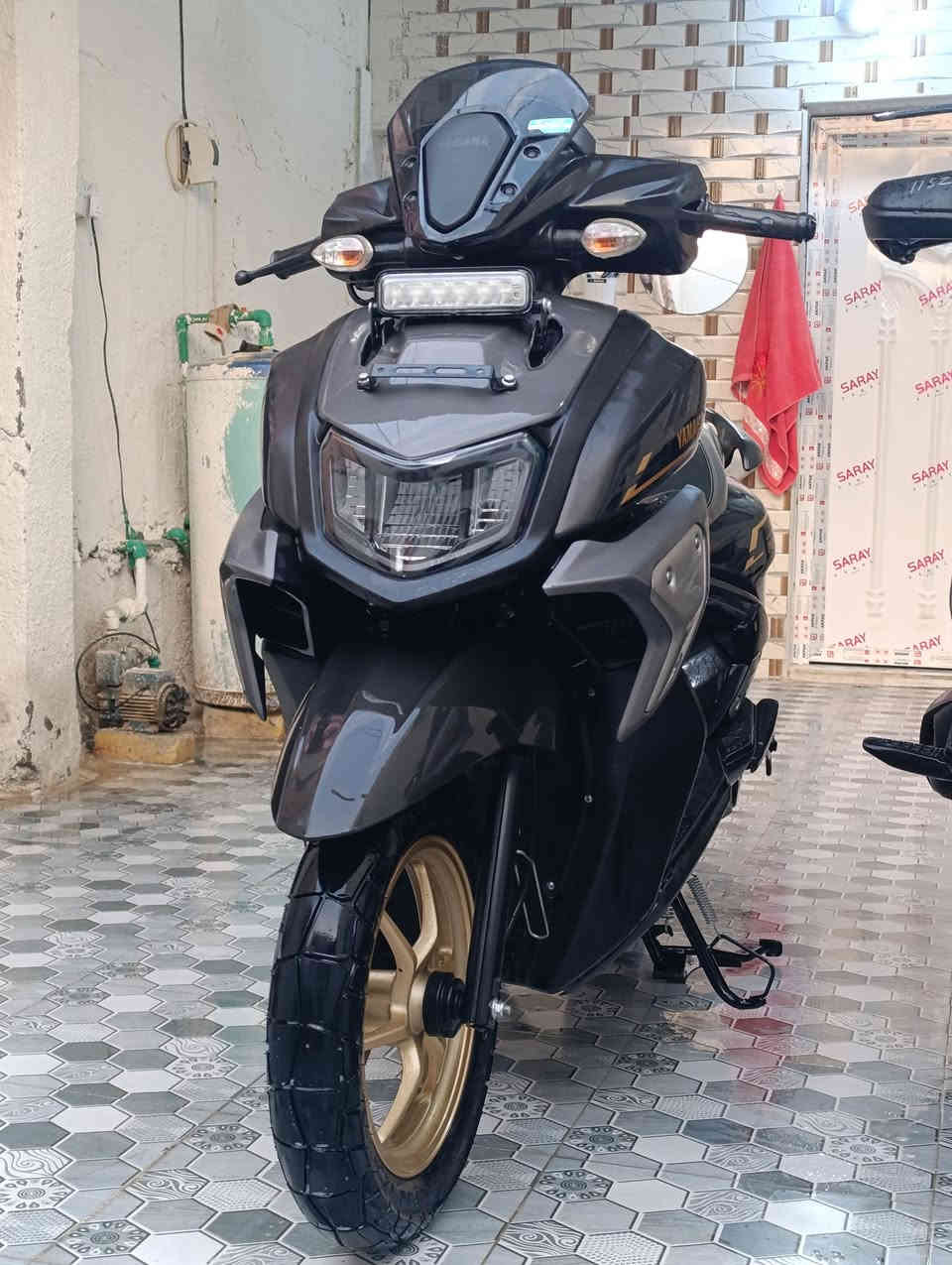 للهم صلي على محمد وال محمد 
سلام عليكم دراجة زت ار ٢٤ سوده 
دراجه نضيفه كلش ماشية ٦٠٠٠ حقيقي 
ناعمة وحلوه 
صارلها ٦ اشهر من خذتها 
شتريت ٢٥ واريد ابيعها 
سعرها ٢ مليونين قفل 
هذا رقمي *********** شراي اخليك على راسي واذا تريد بس سولف هم اخليك على راسي 
مكاني سماوه سكك بس مكاتبه دراجه انا مطلعها وكيل وعلى ايدي محد صاعدها غيري
