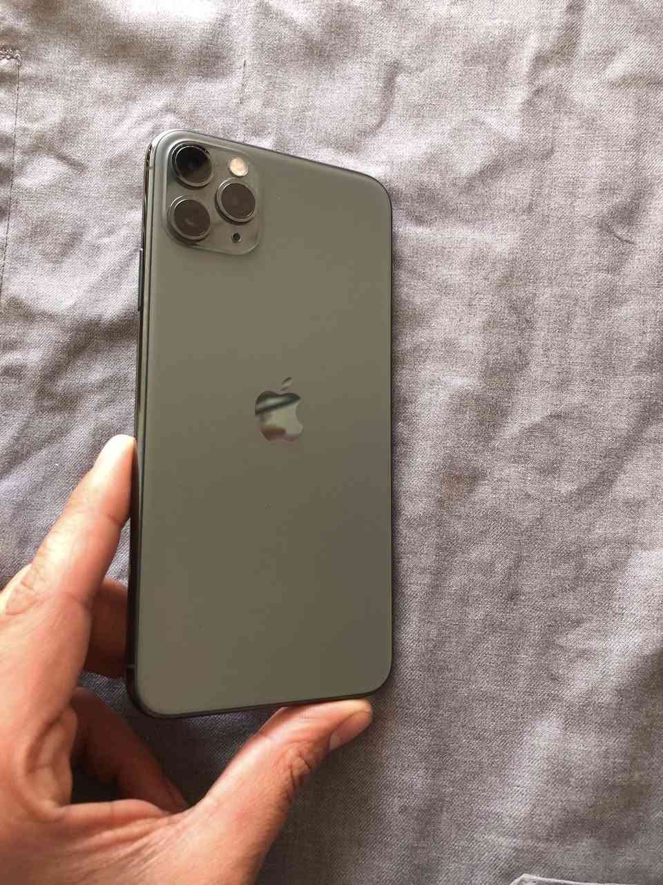 آيفون 11برو ماكس لون زيتوني بطاريه 93اصلية ذاكرة 256كامل ملحقاته اخو جديد سعر خاص لاستفسار ***********@إشارة@
