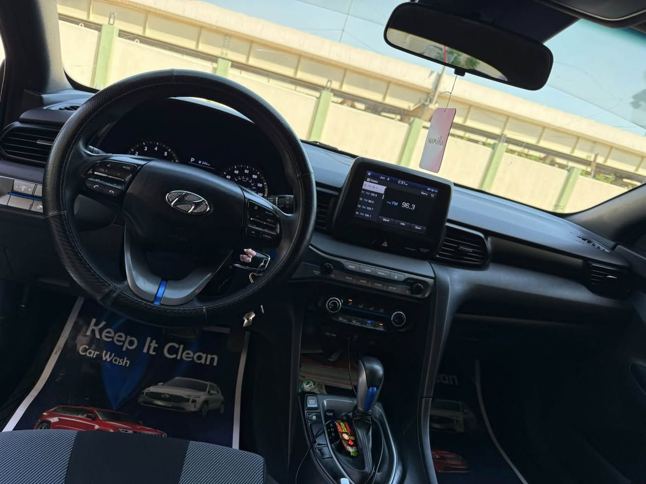 🚗 Hyundai Veloster 2020 للبيع (نظيف جداً)

فوليستر موديل 2020 بحالة مرتبة ونظيفة جداً، استخدام شخصي ويومي وبدون مشاكل تُذكر.

🔹 56 ألف ميل فقط
🔹 مكينة 2.0 قوية ونظيفة
🔹 قير أوتوماتيك سلس
🔹 تبريد شغال 100%
🔹 داخلية نظيفة ومرتبة جداً
🔹 سيارة تمشي يومي بدون أعطال
🔹 بيها صبغ (إصلاح سابق) مو تأثير على الاستخدام
- [ ] رقمها اربيل وباسمي تحويل مباشرة 

💰 السعر: 12,000$ قابل للتفاوض للجادين فقط

📍 بغداد
📞 للتواصل: ***********9

✨ السيارة جاهزة للمعاينة بأي وقت، واللي يشوفها على أرض الواقع يفرق حالتها فوراً
