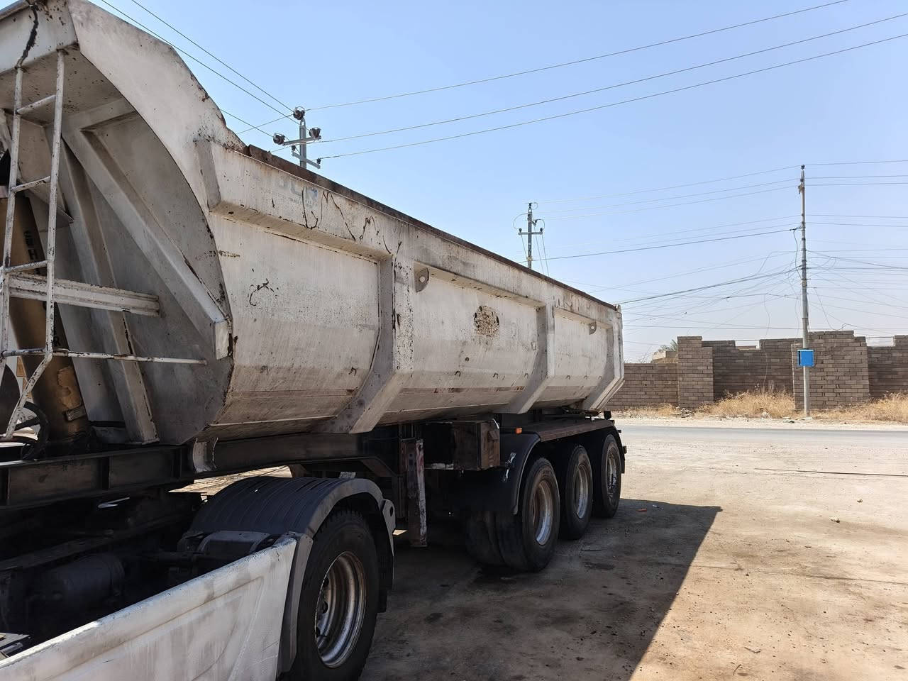 اكسور موديل 2005 شمعه گير عادي  مثبت عليها البودي رقم اربيل سنويه جديده بودي بابان ذرعا 22  طخم تاير السياره وياله كروم گير محرك اكسن شرط الباغي جدام العين سياره ما ناغصها برغي تبريد كلشي كامل سعر 240 رقم ‏‪‏‪***********‬‏
