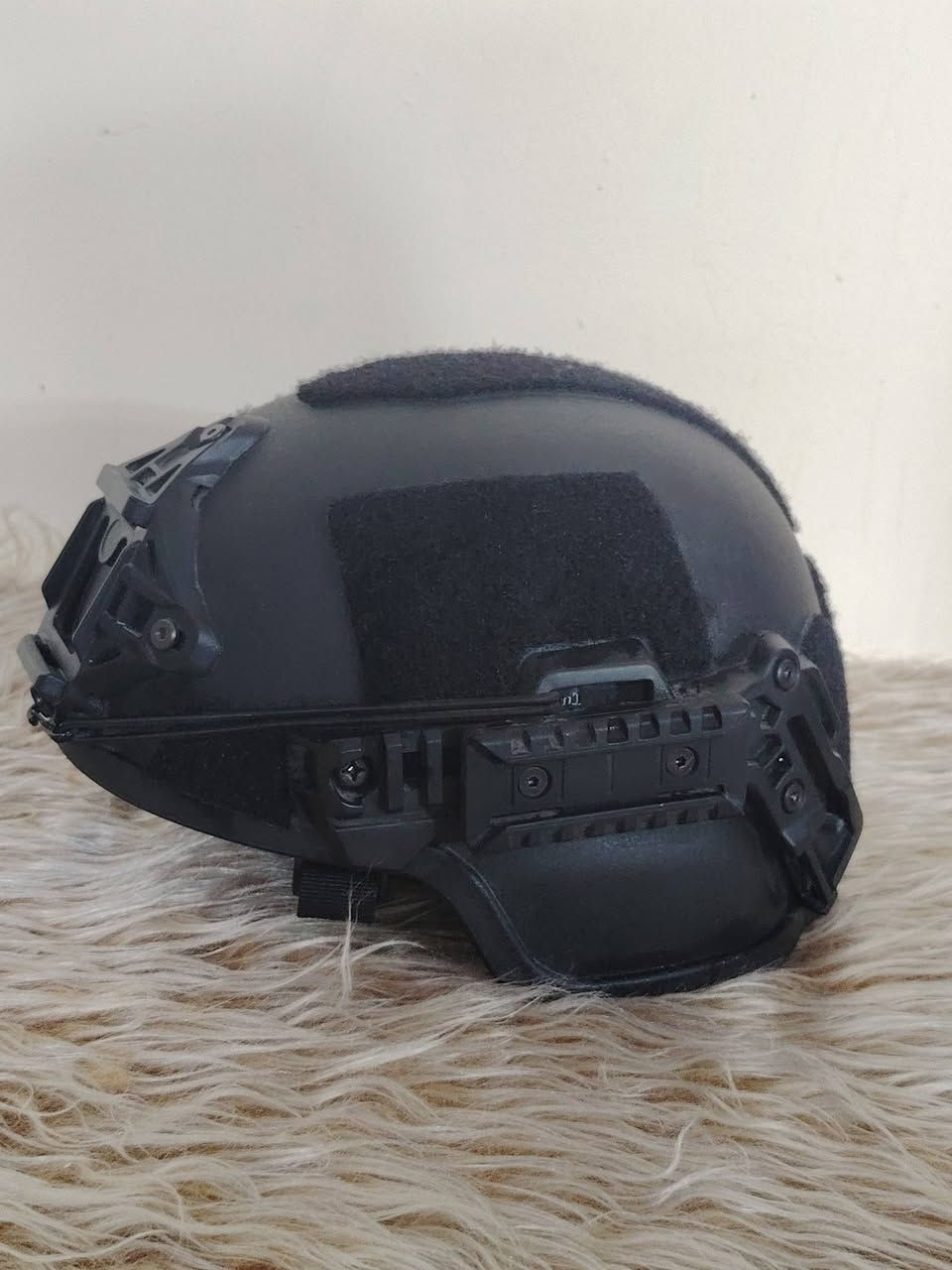 السلام عليكم...
متوفر خوذه بلونين صحراوي والاسود.....
قياس واحد داخلها سفنج.....
سعر (20)مع توصيل....
للاستفسار والحجز***********
