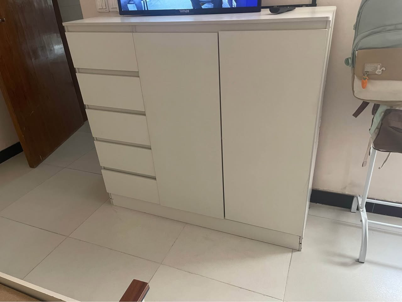 سرير عدد 2 السعر 125 قفل بدون دواشك 
وميز كبير السعر 50 بغداد, العراق


**إذا كنت صاحب هذا الإعلان وتريد حذفه لأي سبب، رجاءا أرسل رسالة إلى الدعم الفني**