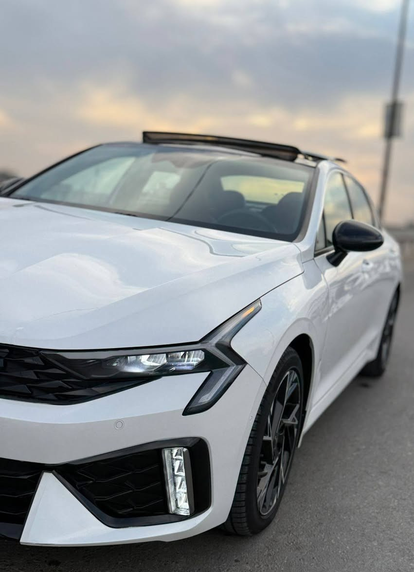 كيا K5 مديل 25 فول مواصفات Gt line فول بانوراما ميحتاج اذكرهن 
بلا رقم تترقم جميع المحافظات عدا الشماليه 
محرك 2500 Gdi 
حادثاها كسر بالبنراما وبدلتها اصليه وباب وجاملغ مبدلات بلاديات جهة العبري 
ماشية الف فقط يعني زيرو 
السعر 179 ورقه مكاني نجف
للاستفسار : ***********
