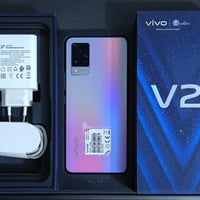 فيفو 21 • ١٢٨ • ٨+٤ رام