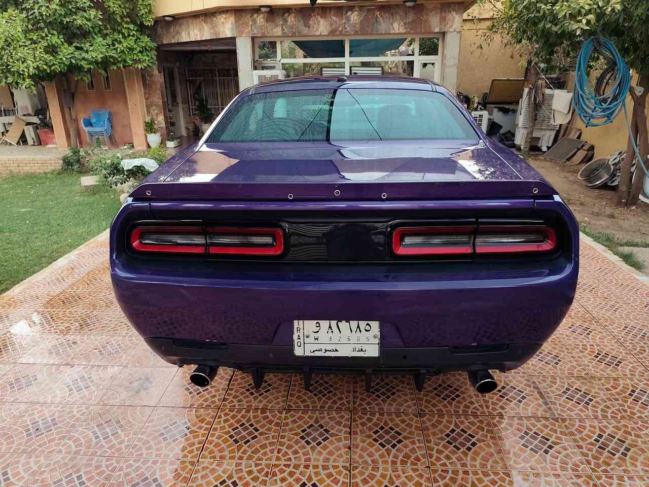 السلام عليكم .. للبيع فقط 
جالنجر RT 2013 هيمي فول مواصفات محدثه امامي خلفي بلاد.
- السعر مناسب جدا ١١٥ ورقة .
- حادث جانبي صبغ ٣ قطع بدون دواخل .
- ايرباكات سليمه .
- داخل جديد بلاد .
- بصمه تشغيل وبصمه ابواب وتشغيل عن بعد .
- فتحه سقف .. شفتات ستيرن .. كشنات جلد ... ثلاجه بلجكمجه .
الاضافات الي بيها :
- اكسل قفل SRT 
- عربانه خلفيه كامله SRT 
- كزوز ٣ انج ويه اكس بايب ودبات فلو ماستر صوتها قوي وحلو .
- شوته KN اصليه 
- فلتر شوته Airaid . 
- السياره تمشي بالبانزين العادي و اقتصادية كلش ..
السياره جديده وبالعافيه ع الياخذها وترايها وين متريد حتى الجيك انجن ماكو وسنويتها لل ٢٠٢٨ 
مكان السياره بغداد الوزيريه + بعقوبة 
للاستفسار : 
*********** 
غير متواجد ع الفيس .
