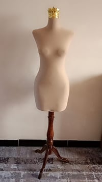 للبيع • مغلفة بقماش • مستعملة اسبوعين