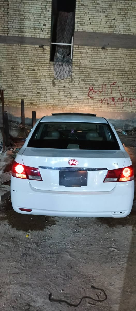 سلام عليكم  سيارة BYD مديل 13 سياره مكفوله من الظربه بيه شخوط بصيطه مصبوغه  حزام كئ جماليه سعر 43وبيه مجال مكان النجف حي النداء  تواصل والستفسار /***********/
