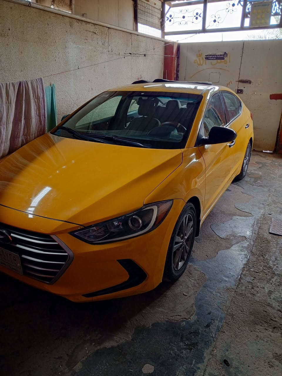 الانترا 2017 السيارة لون اصفر ولاكن رقمهة بصرة خصوصي السيارة وارد امريكا بدون ضربة الرقم *********** السعر 130 وبي مجال قليل للطيبين العنوان المعقل
