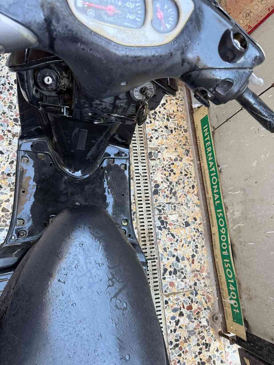 السلام عليكم 
سكنس 140 شغاله 
بيها تلحيظات بسيطة 
كهربائيات شغاله بنز كلج وخرز جديد بنز بريك جديد 
سعرها 350 وبيهة مجال للشراي 
بغداد/حي النصر 
***********
