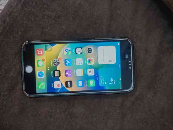 ايفون 8 بلس
ذاكره 64
بس بصمه ماتشتغل
سعره 150 وبيه مجال 
مكاني إسكان اصناعي
الهاتف :***********
