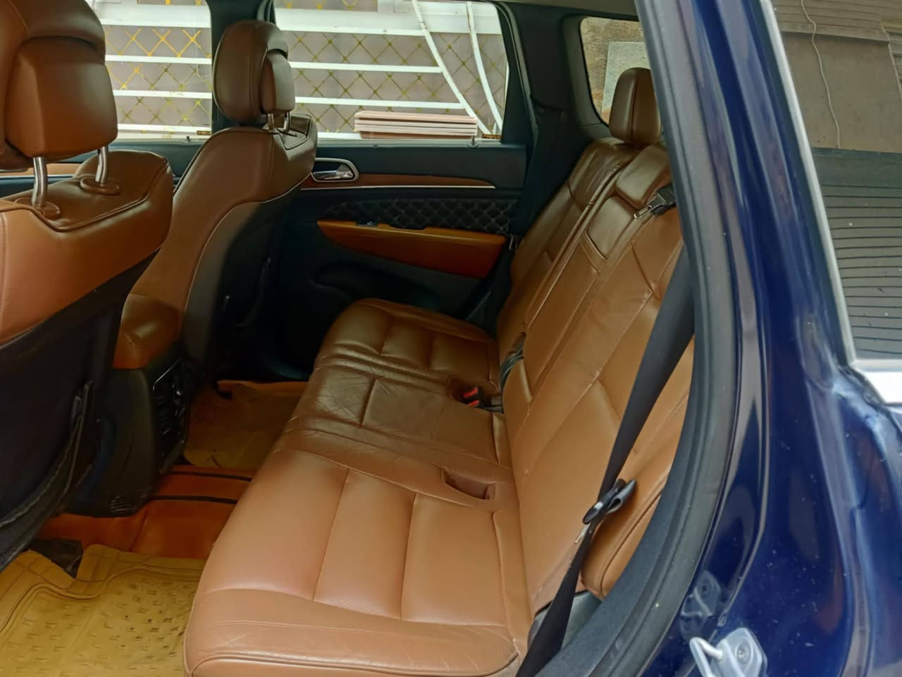 السلام عليكم جيب 2012 فول مواصفات اوفر لاند خليجي لاستفسار لاتصال ***********
