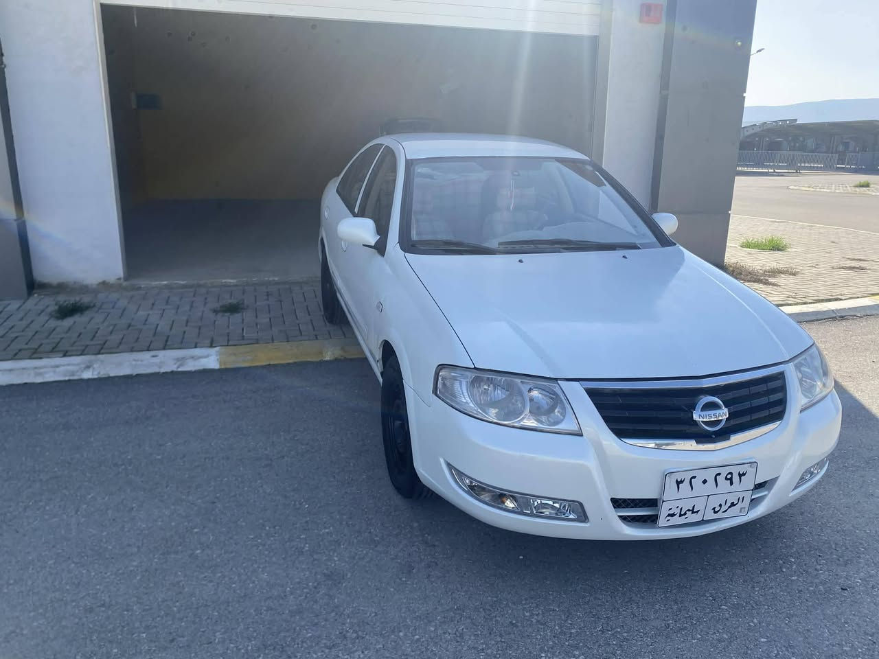 (بِسْمِ اللهِ الرَّحْمَٰنِ الرَّحِيمِ)
نیسان  صەنی کۆری
مودێل 2009
گیر ئۆتۆماتیک 
یەک پارچە بۆیاخ بێ ناوگرتن
سەیارەک بەس ماشالله ئه ویت 
سەیارەکە تازە پێشودوای داگیراوە 
 تبینی.سەیارەکە هی مەعرز نییە  
سەنەوی بەسەرچووە
ڕەقەمی خاوەنی ***********
