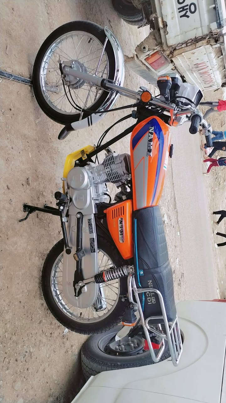 السلام عليكم للبيع نامه امتياز موديل 27 زيروو بعدهه اوراق كامله منفيس وصل معرض تروح ترقم مكفوله كفاله عامه من الشخط لون مميز السعر 750 وبيه مجال الشراي يتصل وبيه خير ويدلل خاص مغلق ***********
