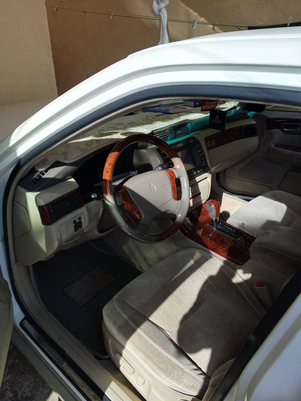 السلام عليكم ورحمه الله وبركاته للبيع ملكه فيفتي خضراويه شرط التحويل موديل 2000  العنوان  صويرة حي الزهور مكفول من الضربه والعيب الشرعي شرط التحويل السيارة جاهزه من كلشي تدفه تبريدثلج الله شاهد أربع كشتات كهرباء تحويرنجف فوك اوجوه دشبول عارف العيساوي السنويه الحد 2030هزه جديده برده خلفيه شاصي 71 /***********السعر135اوبيها مجال حك الجيه كيرمكينه كفاله
