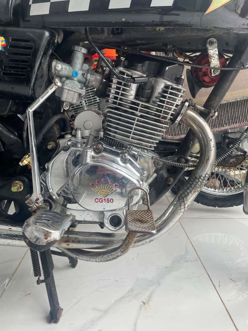 السلام عليكم..ماطور بارت للبيع نكره سلف نكره هندر ماطور نضافته85‎%‎ زوج تايرات جدد وياله جدد محرك حجم150ccمكاني اربيل سعر350وبي مجال بسيط (***********)واتس اب
