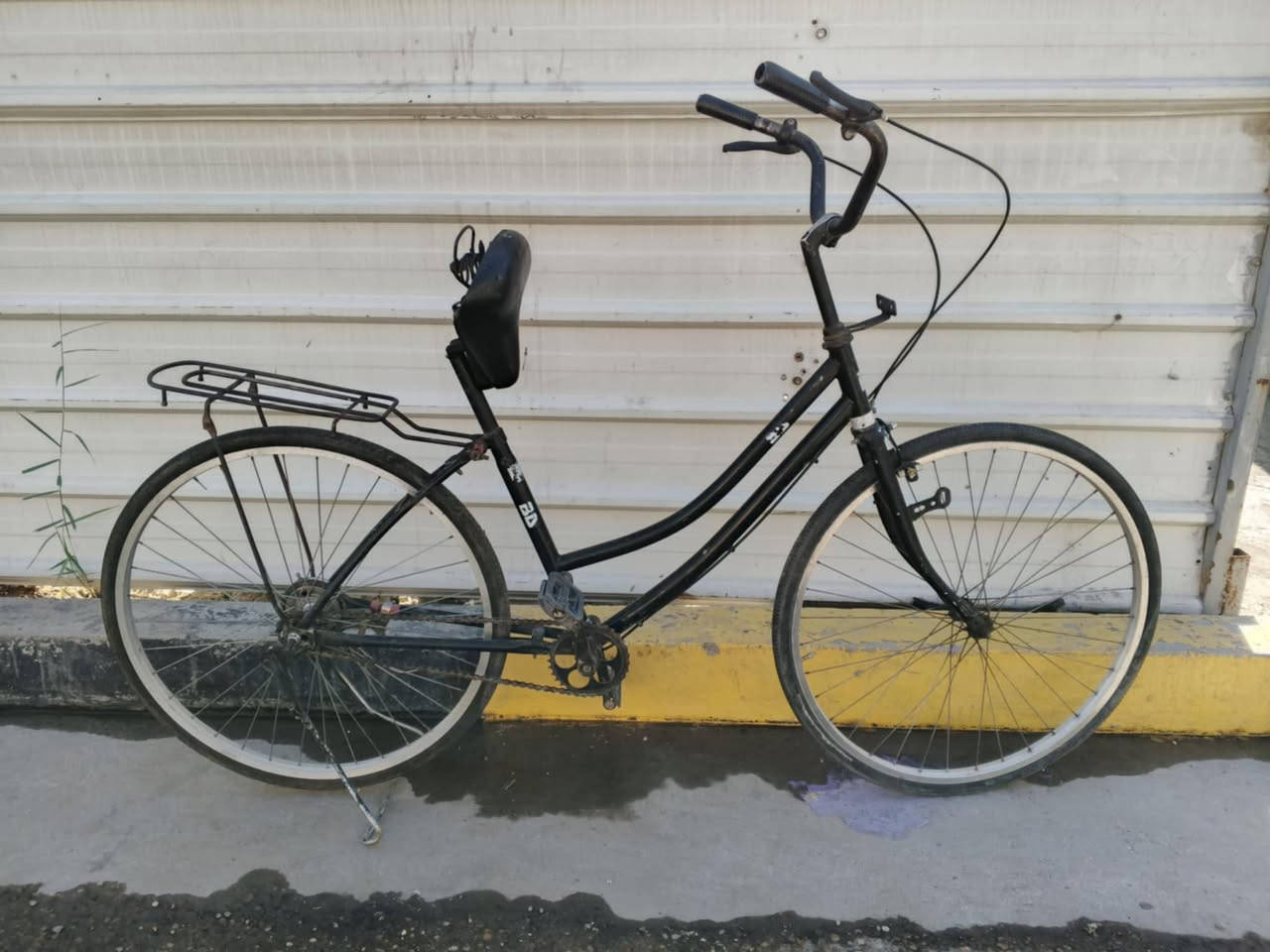 ***********السلام عليكم بايسكل بناتي ياباني حجم 26تايرات وجوابه جدد بريكات شغاله خلفي وامامي سرج قلاب ب35وبي مجال بسيط مكاني بغداد حي العلام  تقاطع الدرويش
