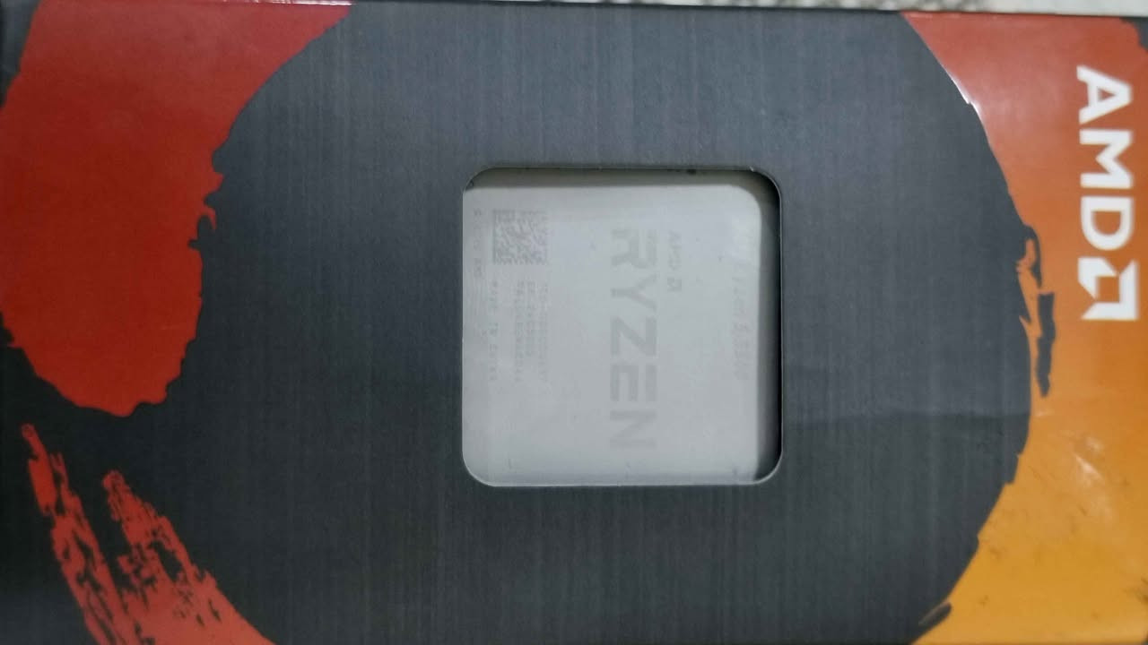 Ryzen 5 3600
🔹 6 أنوية (Cores) → يعني يقدر يشغل عدة مهام بنفس الوقت
🔹 12 خيط (Threads) → يساعد بالألعاب والشغل الثقيل
🔹 سرعة:
عادية: 3.6 GHz
توصل: 4.2 GHz
🔹 كاش (Cache): 32MB → ذاكرة داخل المعالج تسرّع الأداء
سعر : خاص
نوع : تري (بدون بوكس) 
Ryzen 5 5500
🔹 6 أنوية
🔹 12 خيط
🔹 سرعة:
عادية: 3.6 GHz
توصل: 4.2 GHz
🔹 كاش: 16MB (أقل من 3600)
سعر : خاص
نوع :اوبن بوكس مع مروحه (مفتوح للفحص فقط) 

اكو فيديو بينش مارك يبين لك الفرق بينهم 
واذا تريد ابحث عل يوتيوب

تواصل : *********** واتساب بغداد, العراق
