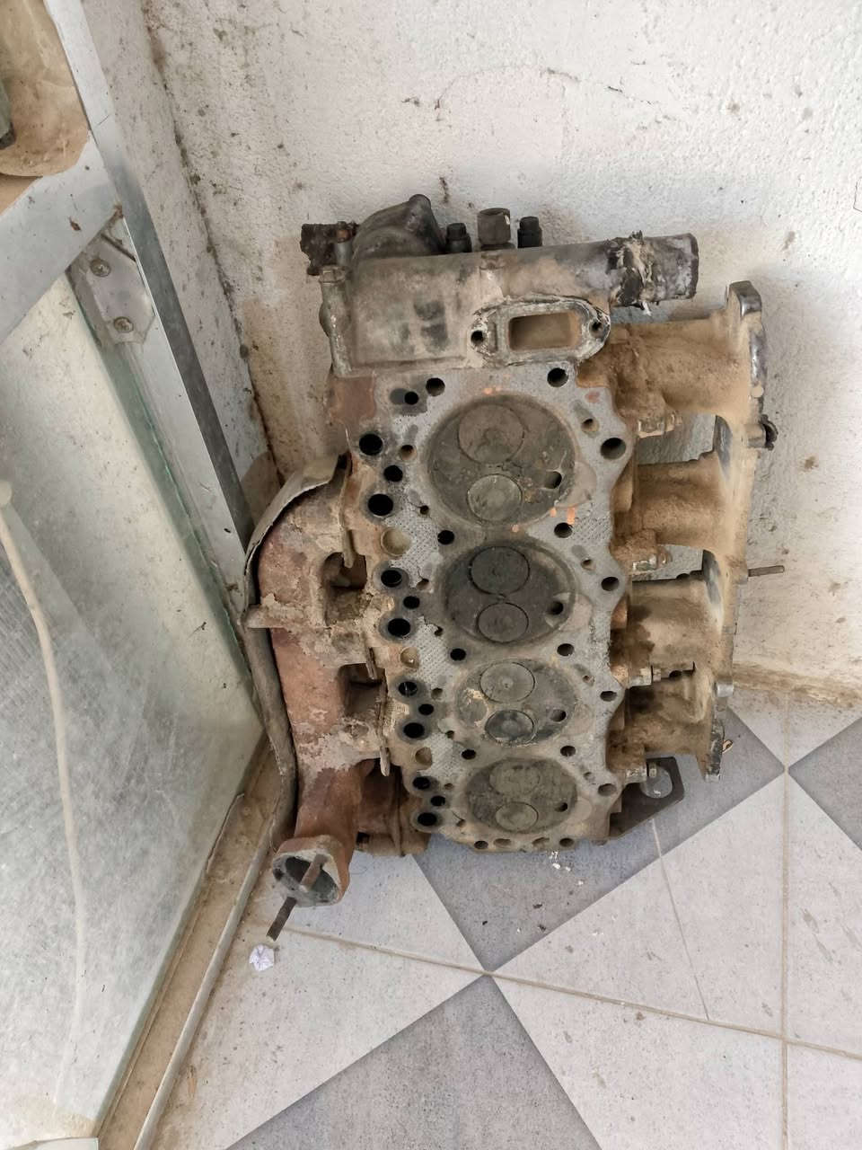 السلام عليكم يوجد كور بنكو 2701 مع الدكشنات
السعر100ألف 
المكان حله 
***********
