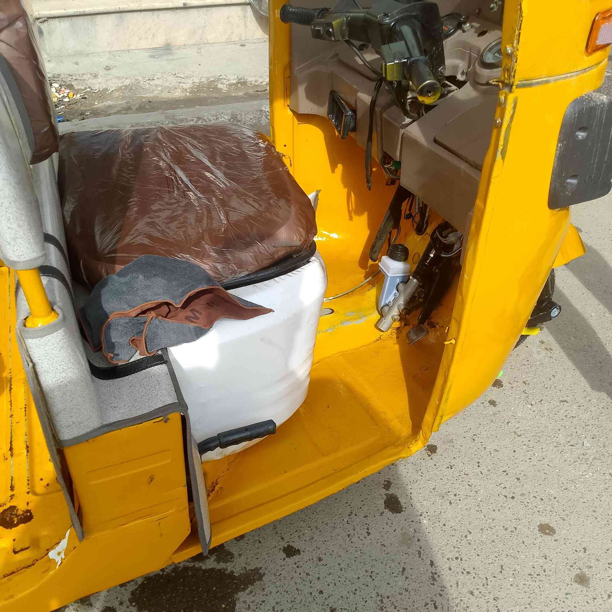 سلام عليكم تكتك البيع رقم وسنويه انكليزي محرك خير من الله لا تنقيص لا تبخير التكتك  شوفت عينك شوف وقتنع وخابر رقم وسنويه انكليزي الموديل 2018/11خابر ودلل الرقم ***********
